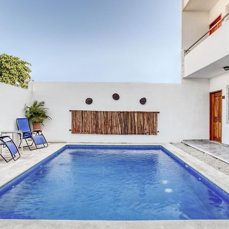 Capital O Hotel Yukon Playa del Carmen Ngoại thất bức ảnh