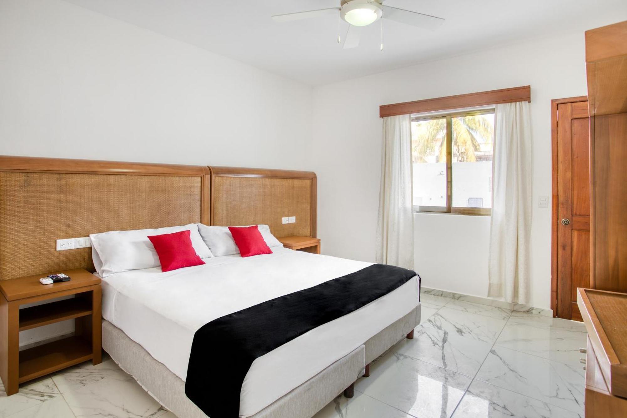 Capital O Hotel Yukon Playa del Carmen Ngoại thất bức ảnh