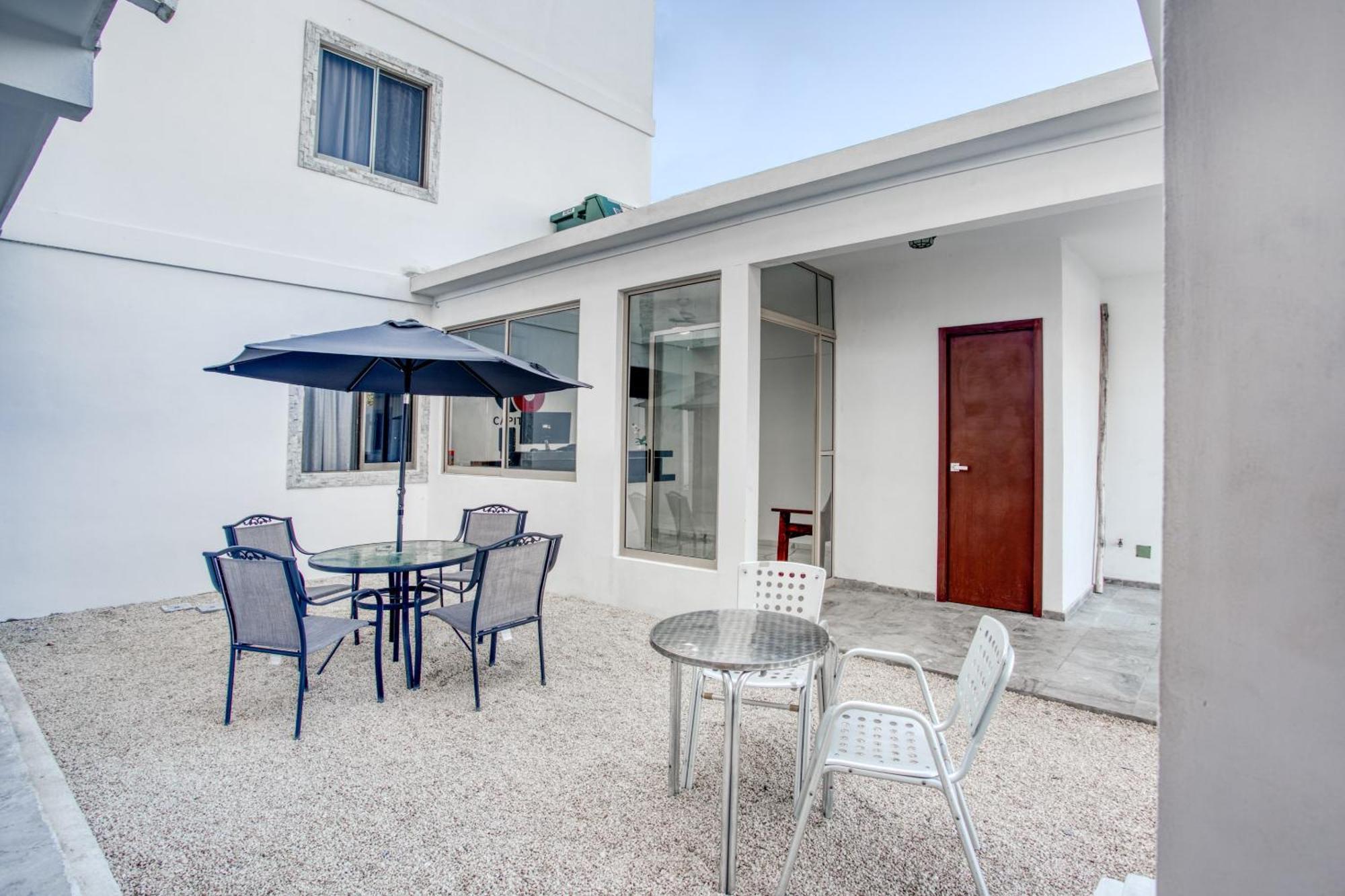 Capital O Hotel Yukon Playa del Carmen Ngoại thất bức ảnh